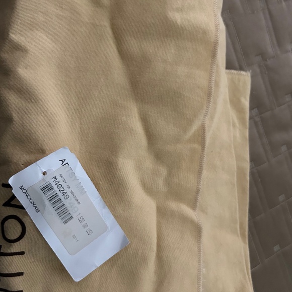 Louis Vuitton Monogram Artsy MM - Picture 9 of 11